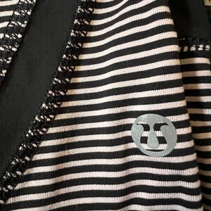 Lululemon crops parallel strips size 8